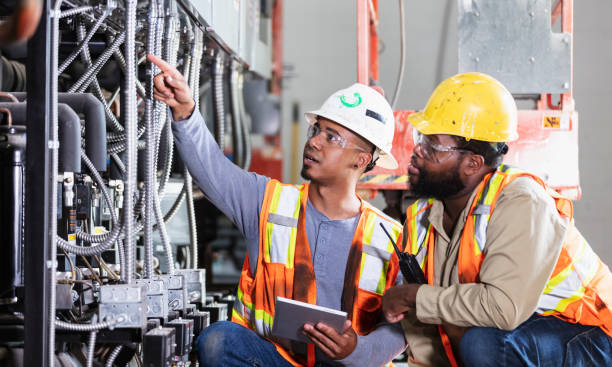 Best Licensed Electrician  in Newcomerstown, OH